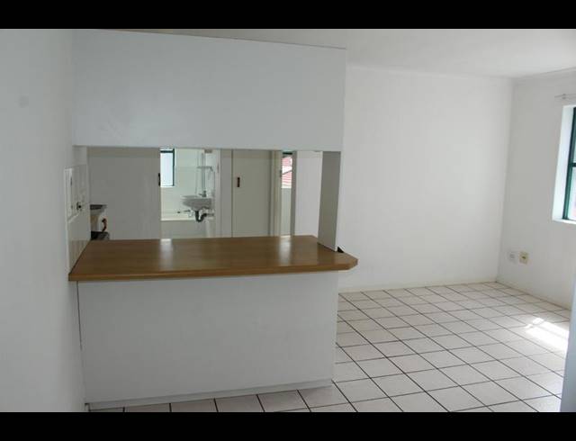 2 BEDROOM PROPERTY TO RENT IN OOSTERSEE